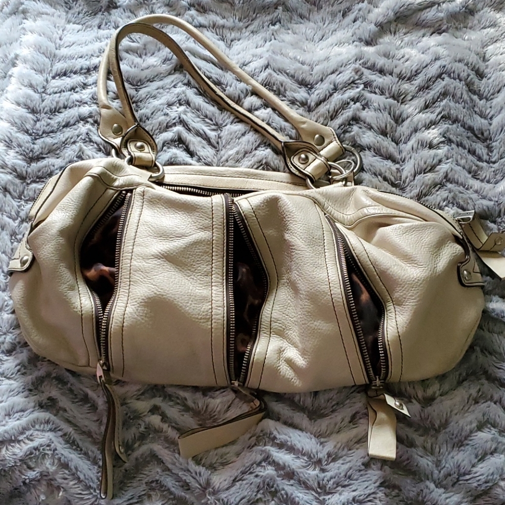 B. Makowsky shoulder bag